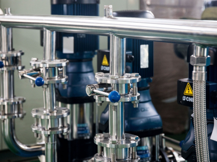 Precise pH Control in Industrial Water Systems: Selecting between Caustic Soda, Lime, and Acidic Reagents
